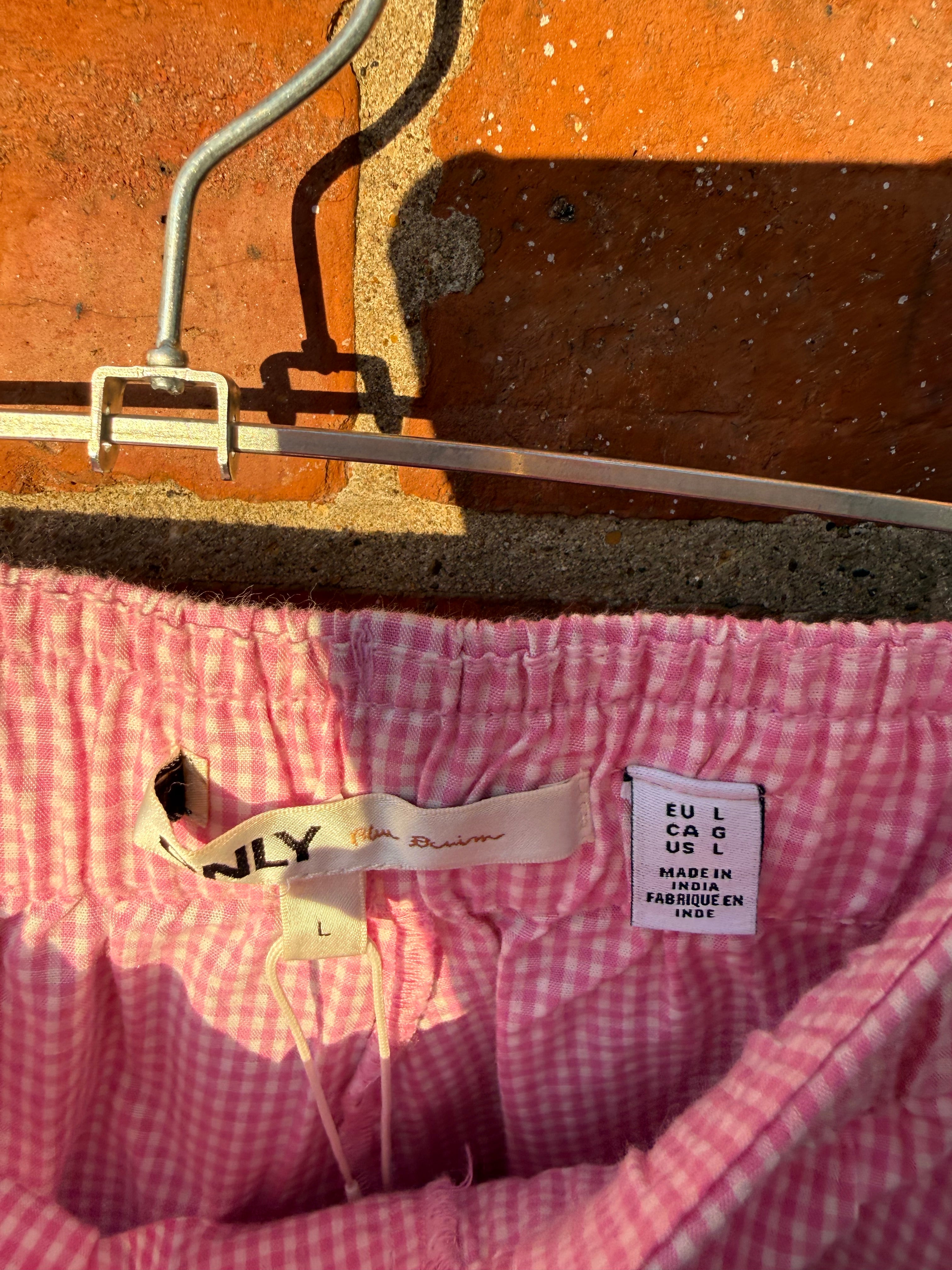 Only boxer shorts in pink gingham