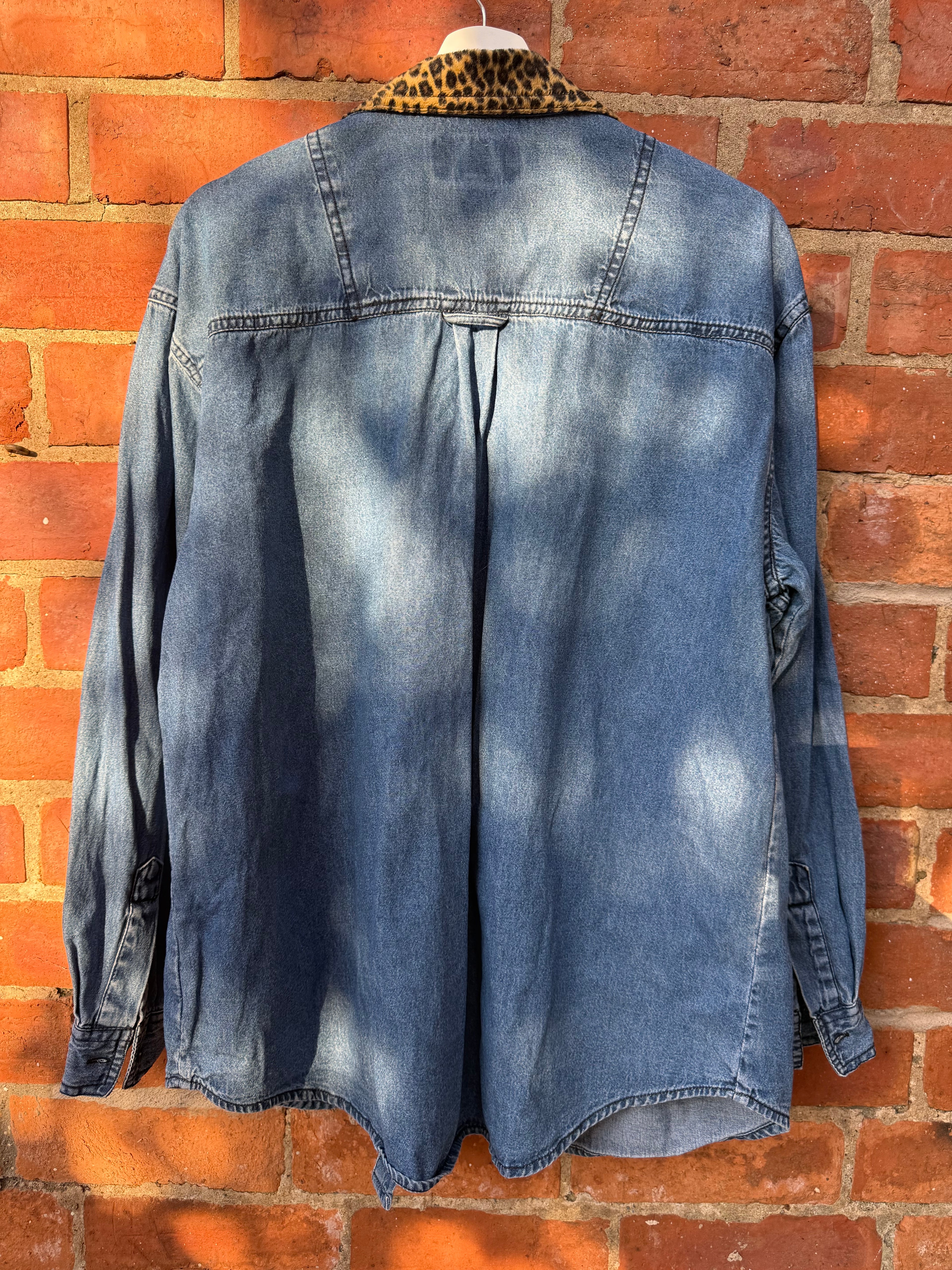 Denim & co jeans blue denim long sleeve shirt with leopard print faux fur collar